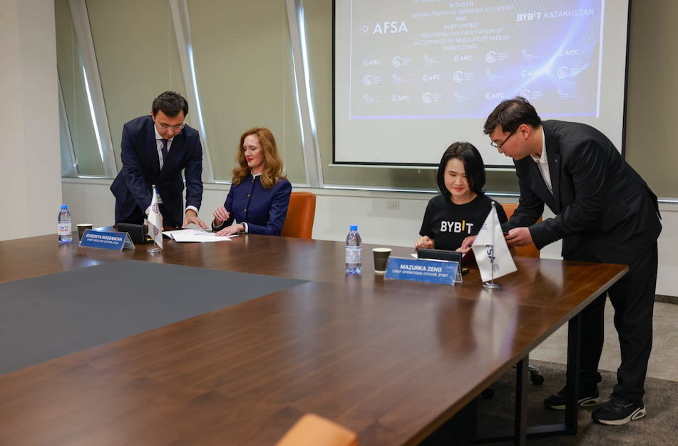 Долар, платежі, обмін криптовалютами, Казахстан, Tether, Стаблекуїн, монета USD