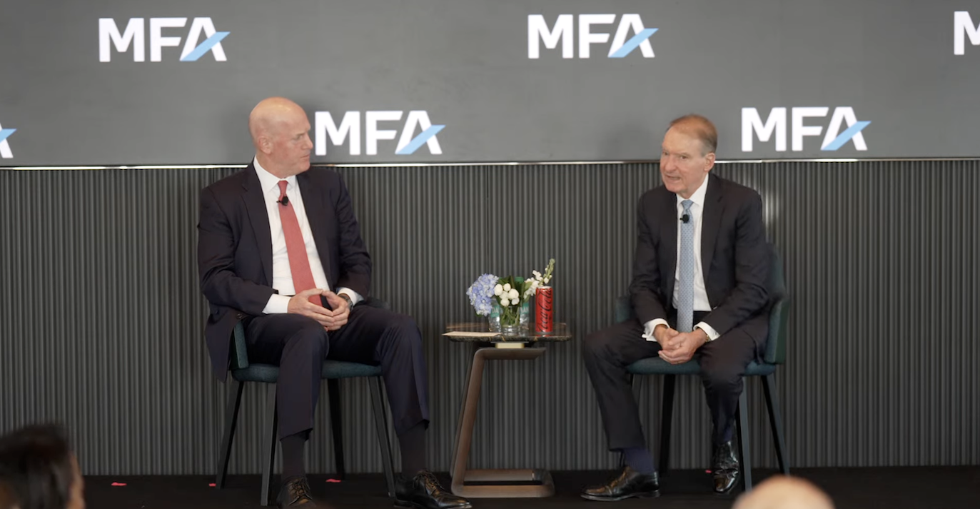 Закон, уряд, сек, політика