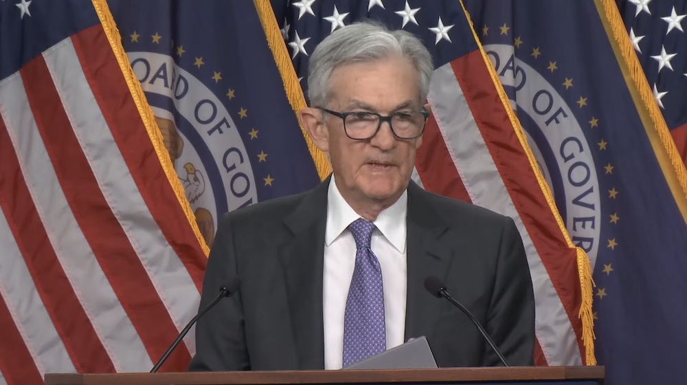 Цена биткоина, процентная ставка